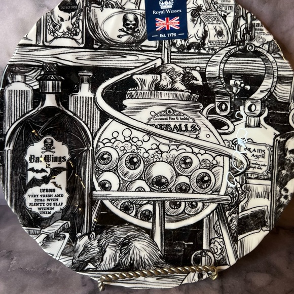 Halloween Boiling Eyeballs Laboratory Salad Plate Spiders Rats Poison Bottles - Picture 8 of 10